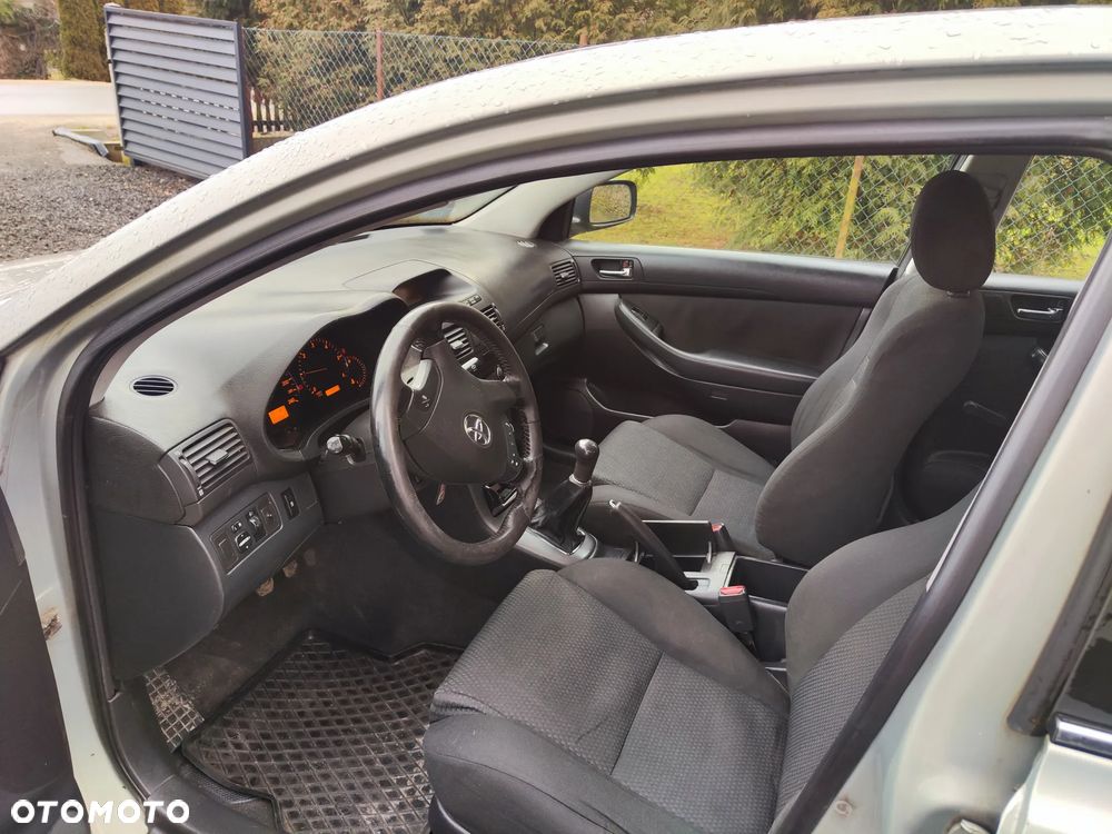Toyota Avensis 2.0 D-4D Luna - 10