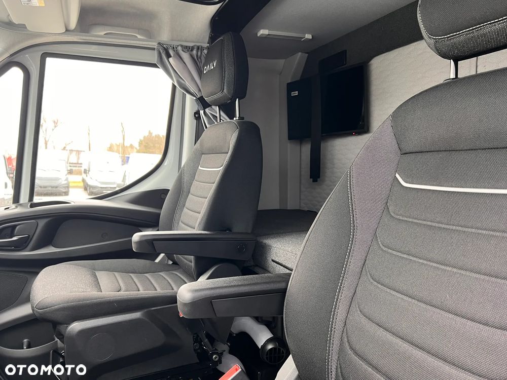 Iveco OSTATNI DOSTĘPNY OD RĘKI!!!TWOJA PRZEWAGA ZACZYNA SIĘ JUŻ DZIŚ,MOCNY GRACZ ZBUDOWANY DO CIĘŻKIEJ PRACY,KOMFORT W TRASIE,ZYSK W BIZNESIE - 20