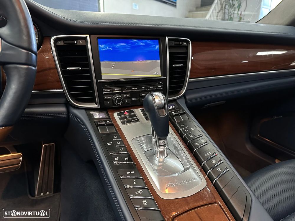 Porsche Panamera Turbo PDK - 46
