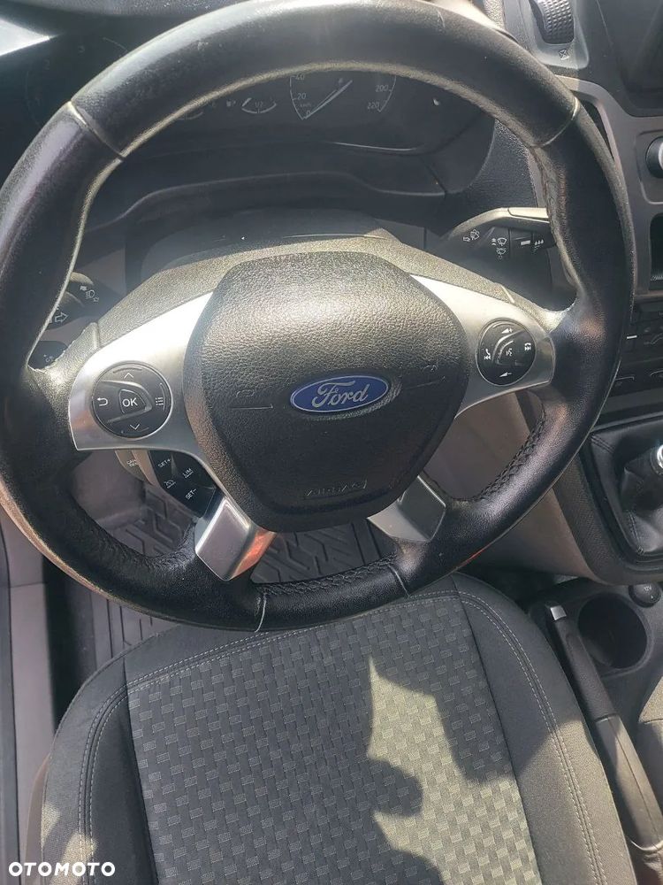 Ford Transit Connect - 9