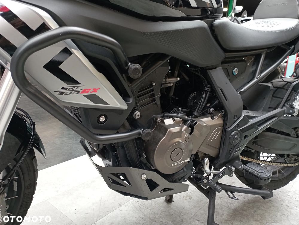 QJMOTOR SRT 600SX - 19