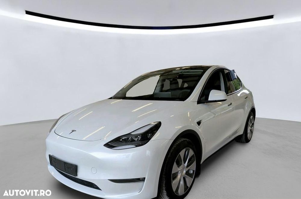 Tesla Model Y Long Range Dual Motor AWD - 1