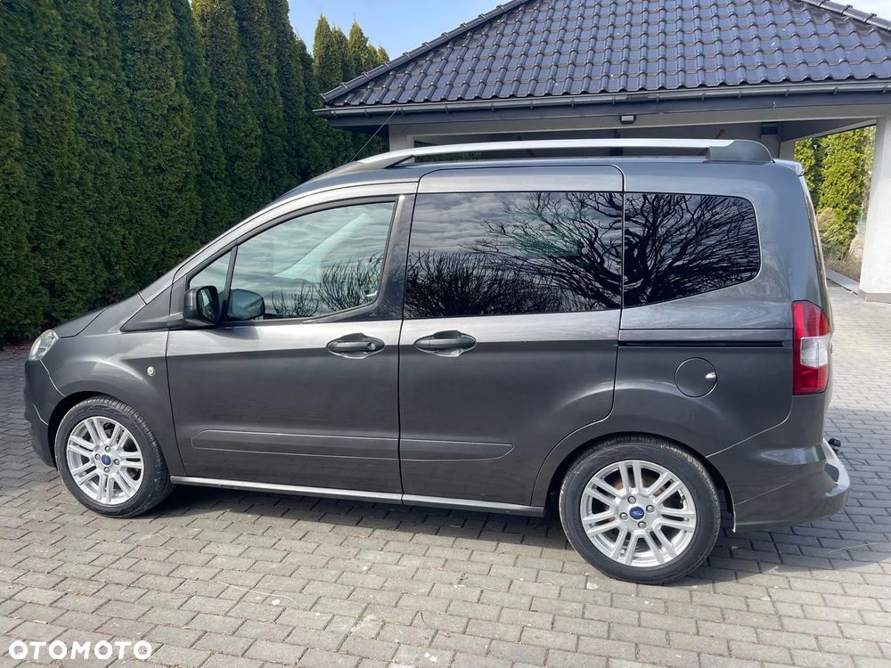 Ford E-Tourneo Courier - 8