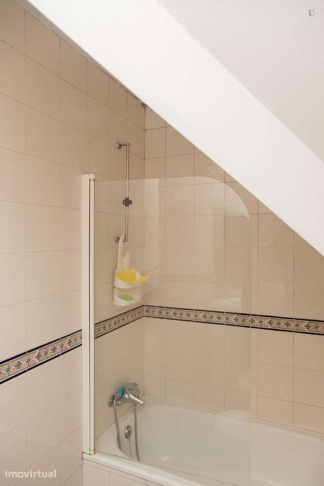 Quarto - localizado em Montes Claros Coimbra - Grande imagem: 4/36