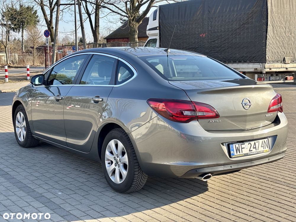 Opel Astra 1.4 T EU6 - 3