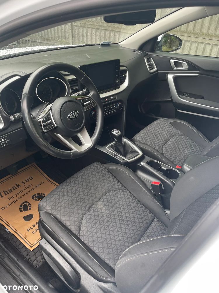 Kia Ceed 1.5 T-GDI M - 16