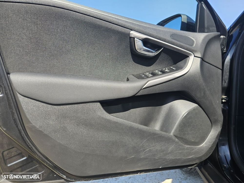 Volvo V40 Cross Country 2.0 D2 Momentum - 43