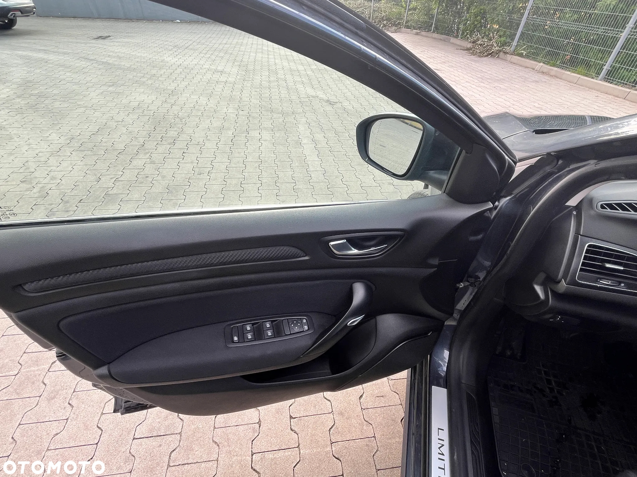 Renault Megane 1.3 TCe FAP Limited - 11