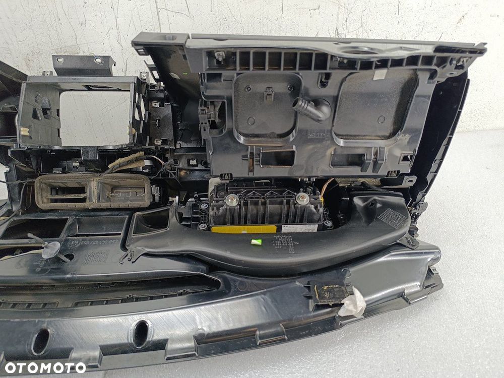 DESKA ROZDZIELCZA, KONSOLA VW PASSAT B7 - 12