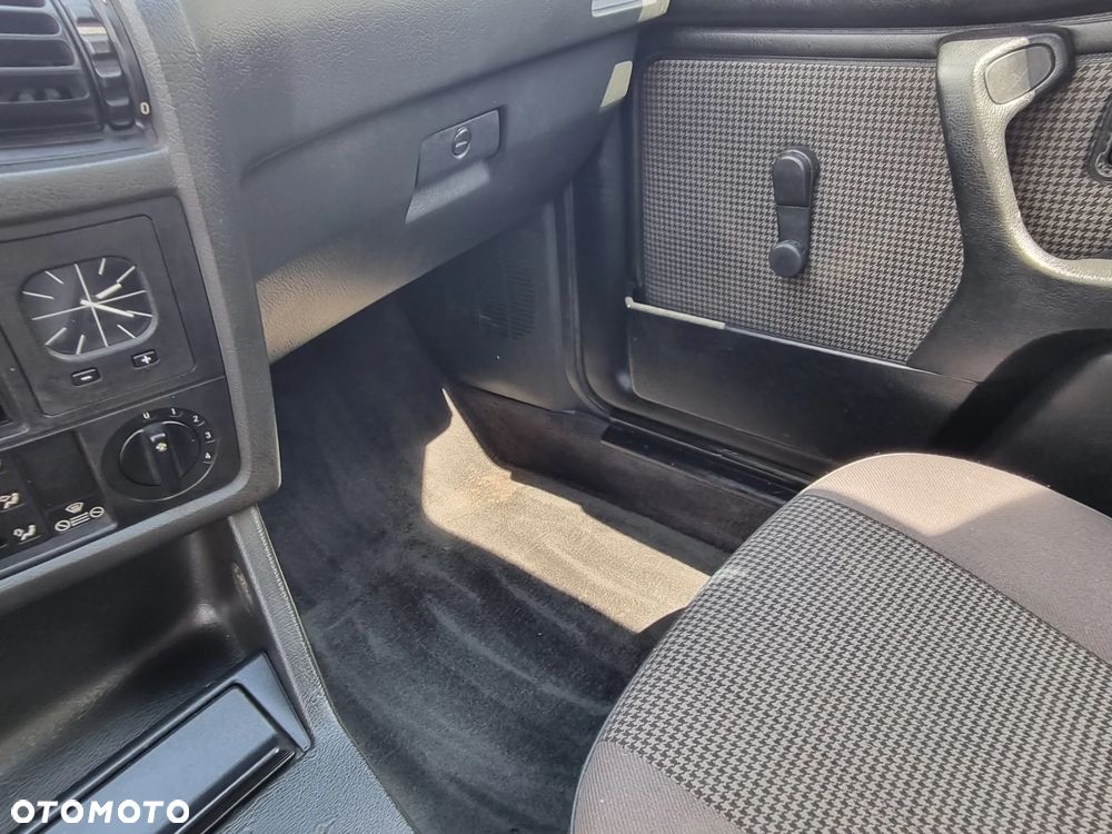 BMW Seria 3 - 25