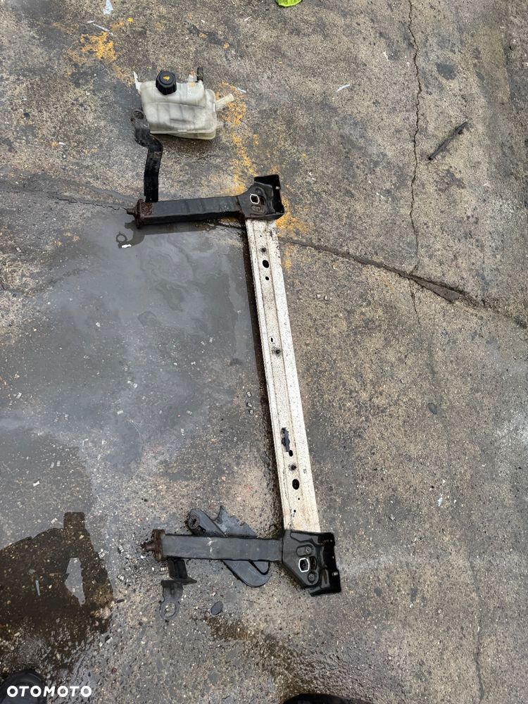 Renault grand scenic 3  grandscenic TEB66  / EA3 / Jz1V / TLALLE / SZHR / SAN513 // D22240 drzwi prawe lewe przednie tylne tył przód kompletny przód grand Scenic 3 szary ciemny drzwi prawe lewe lusterko składane zderzak tył tylni klapa bagażnika klapa tył lampy tył tylnie prawa lewa belka tylnia Podszybie kompletne osłoną słupka prawa lewa zawiasy maski prawy lewy wąż węże klimy podstawa akumulatora zbiorniczek spryskiwaczy filtr powietrza belka dolna przednia na dole zbiorniczek płynu chłodzącego  Lampa prawa lewa bixenon xenon 08120 /260100027r / 89902929  błotnik przód przedni prawy lewy maska pas przedni benzyna tce 130 benzyna zderzak przód przedni pdc 4 czujniki spryski Zenona komplet - 15