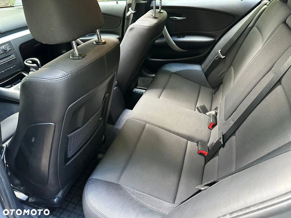 BMW Seria 1 120d DPF - 12
