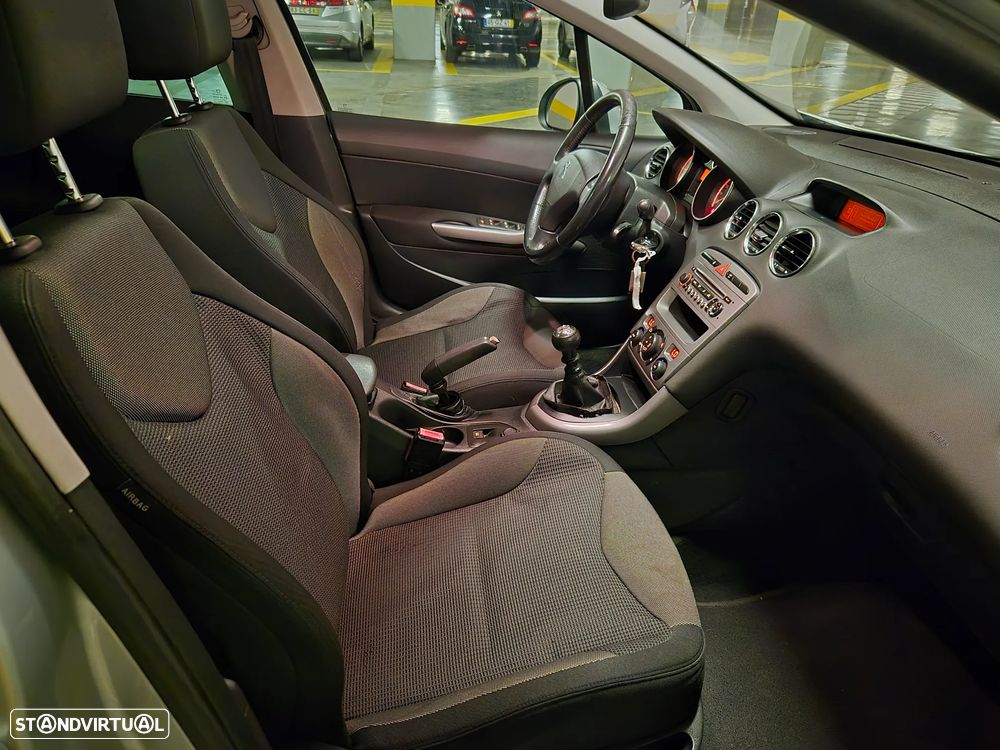 Peugeot 308 SW 1.6 HDi Sport CVM6 - 27