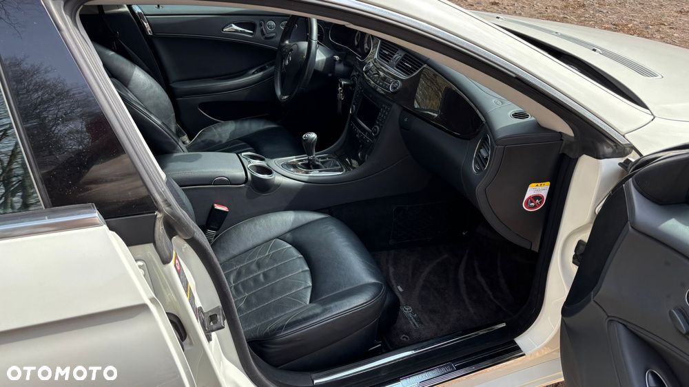 Mercedes-Benz CLS 350 - 11