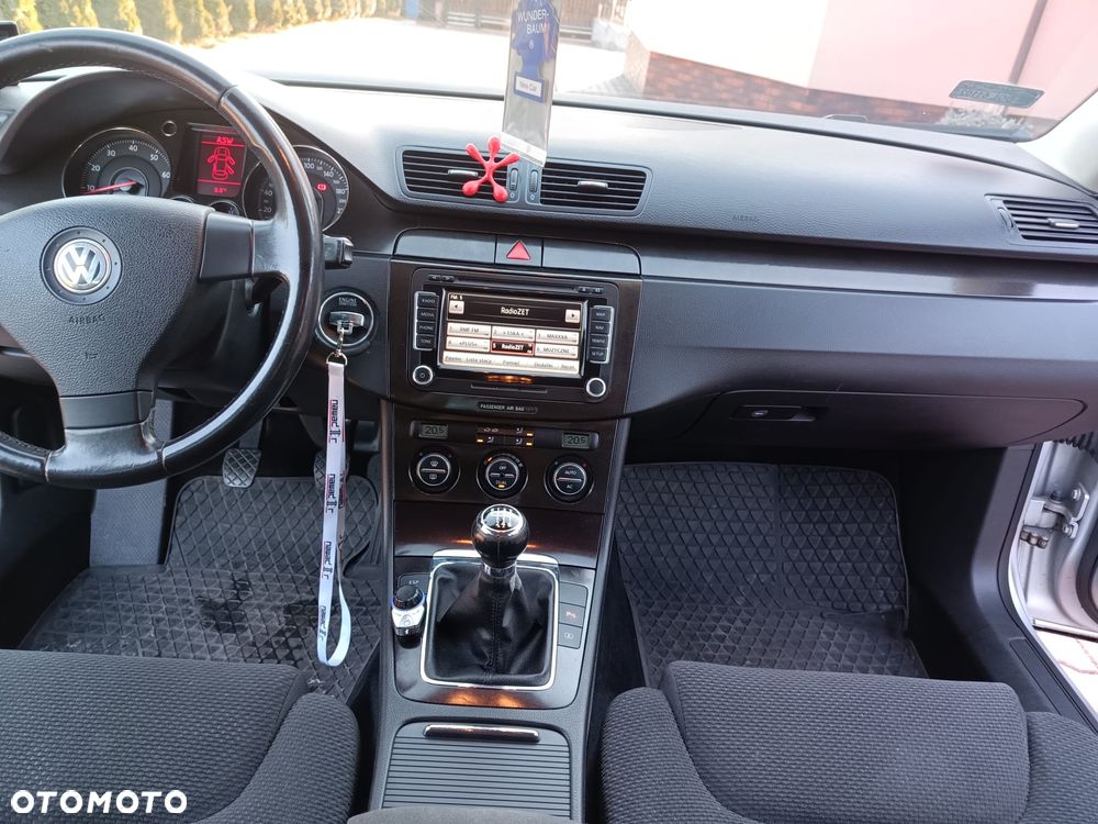 Volkswagen Passat 1.8 TSI Comfortline - 29