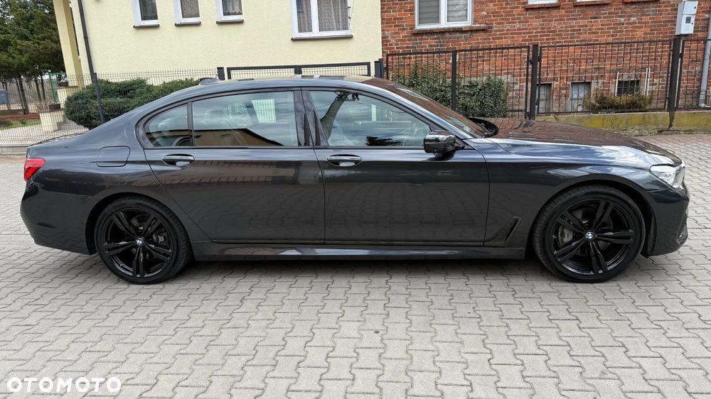 BMW Seria 7 740i - 7