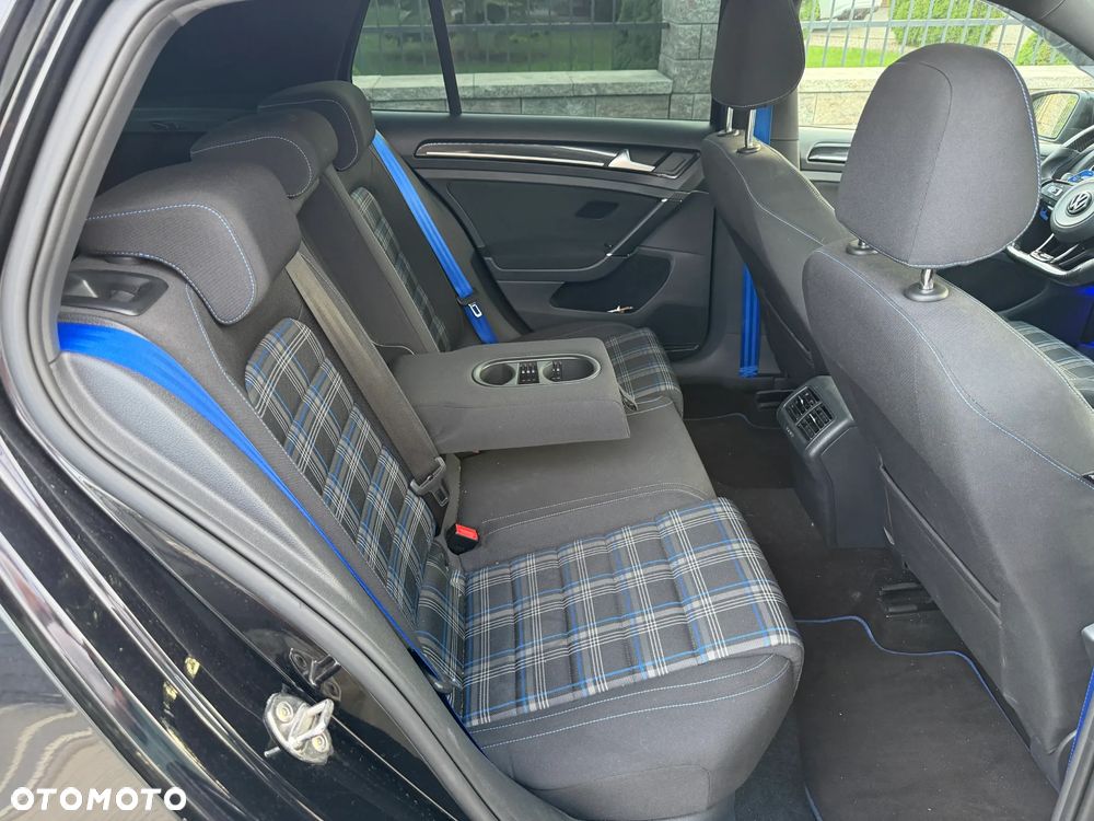 Volkswagen Golf - 27