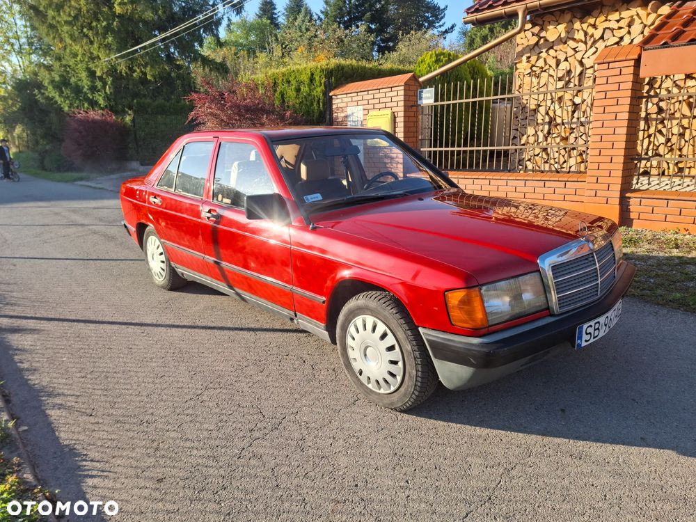 Mercedes-Benz W201 (190) - 1