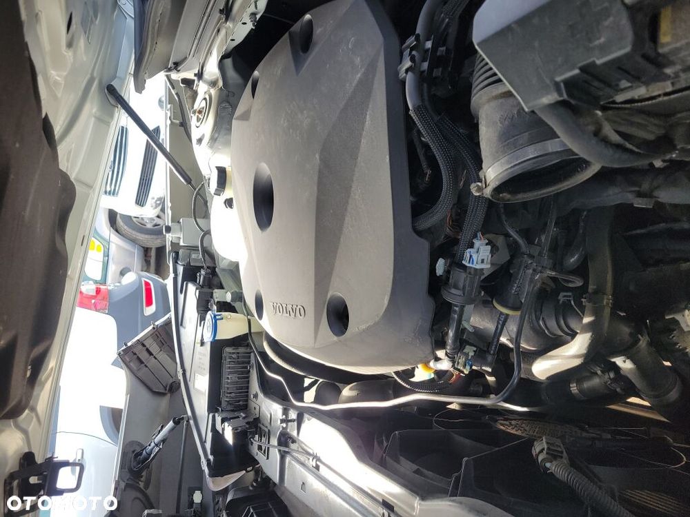 Volvo XC 40 T5 AWD Geartronic R-Design - 7