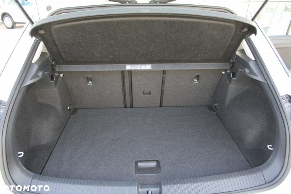 Volkswagen T-Roc - 15