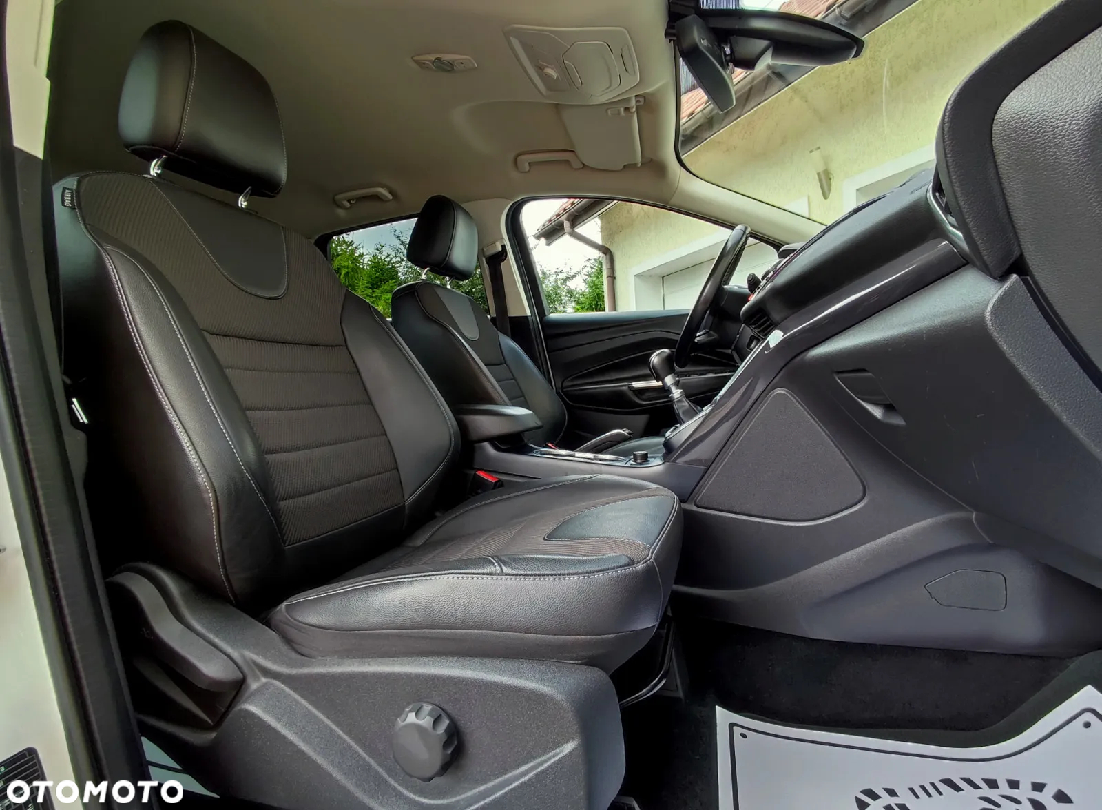 Ford Kuga 1.5 EcoBoost 2x4 ST-Line - 15