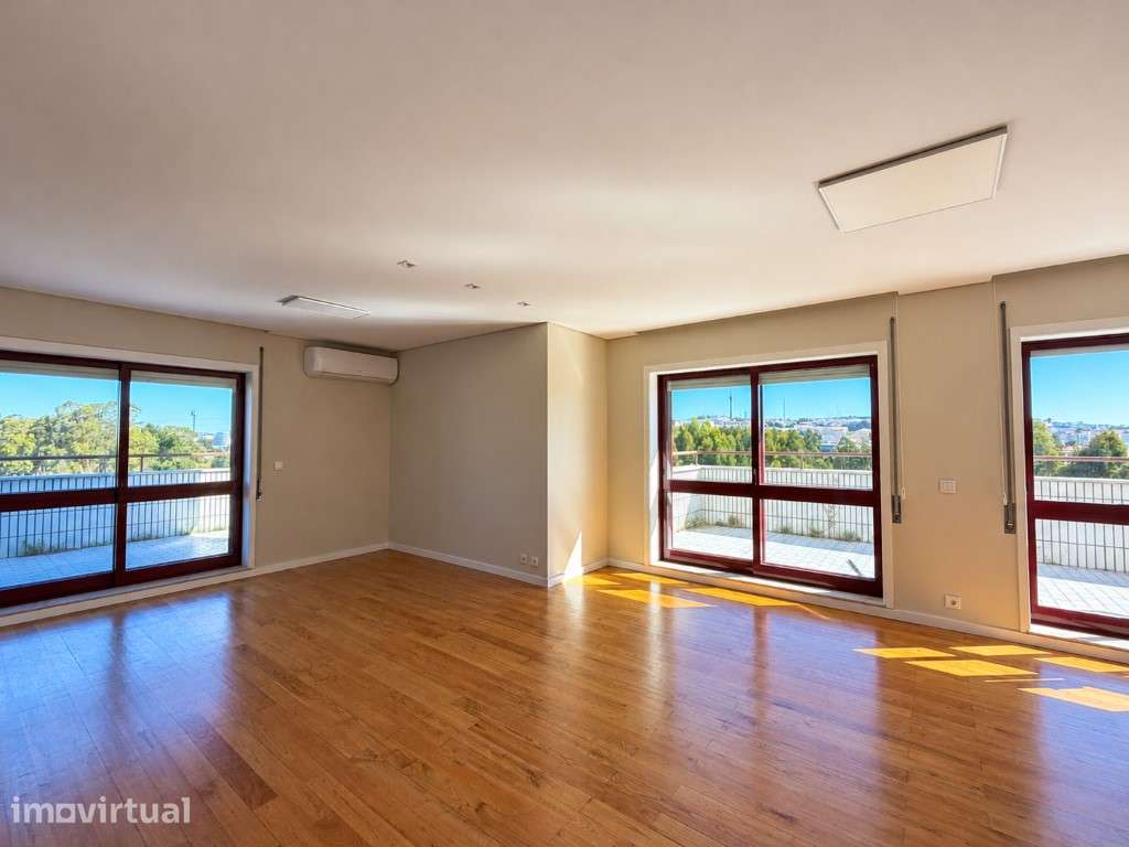 Penthouse T3 em Gaia com varandas amplas, vistas desafogadas e barb... - Grande imagem: 2/36