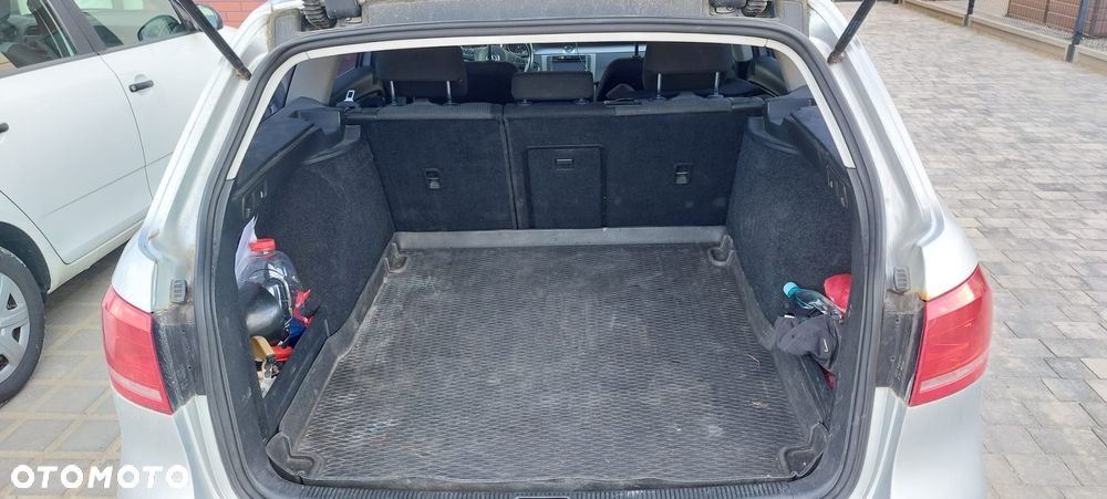 Volkswagen Passat 2.0 TDI Comfortline - 11