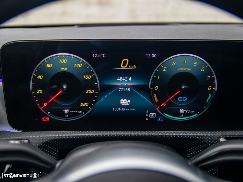 Mercedes-Benz A 250 e 8G-DCT AMG Line - 28