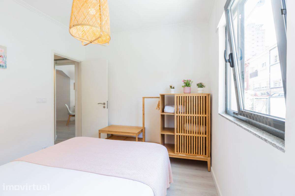 Apartamento com 2 quartos - localizado em Santa Marinha Porto - Grande imagem: 3/42