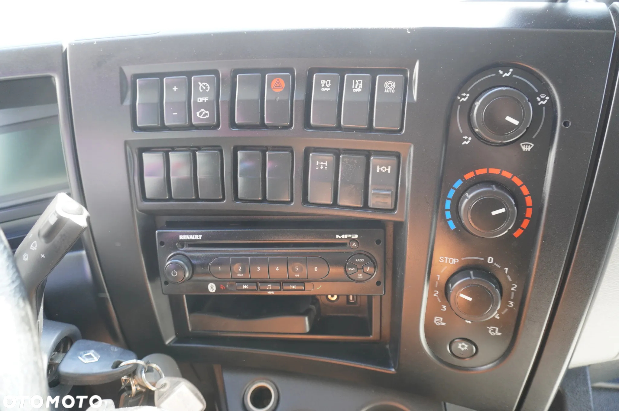 Renault D12.240 / Lamberet / Winda Dhollandia 1500 kg / 130 tys.km !! - 28