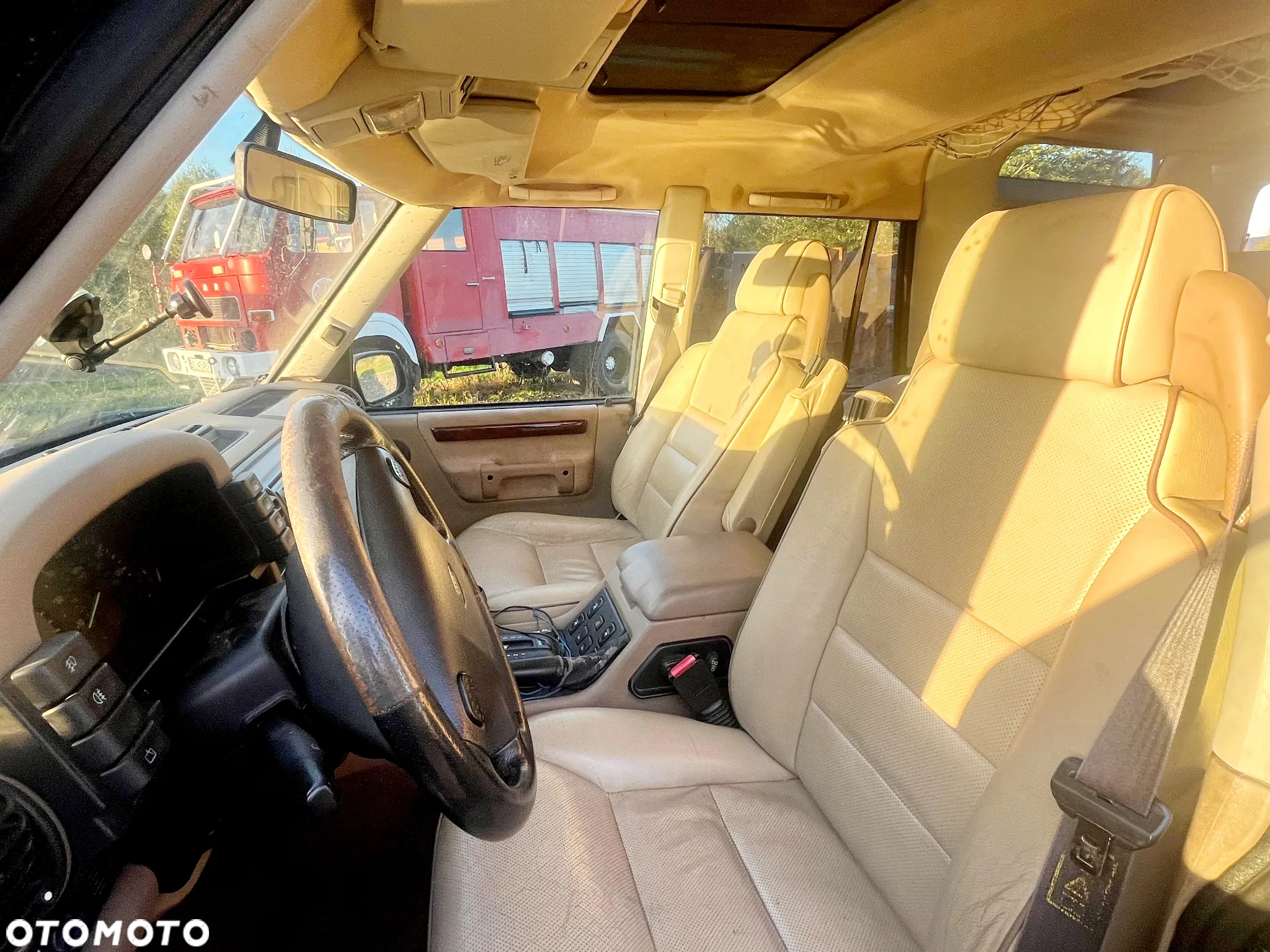 Land Rover Discovery - 4