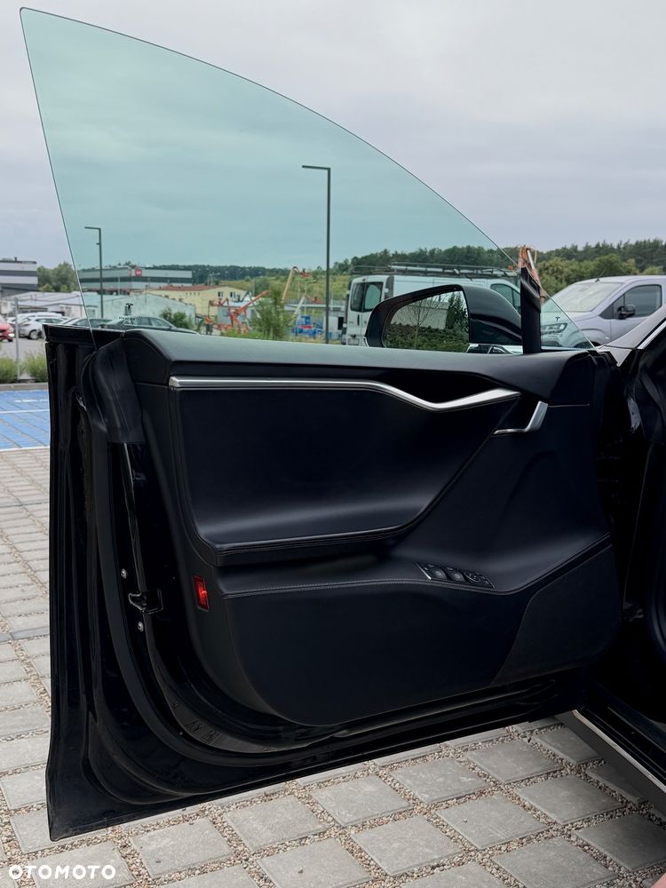 Tesla Model S 70 D - 15