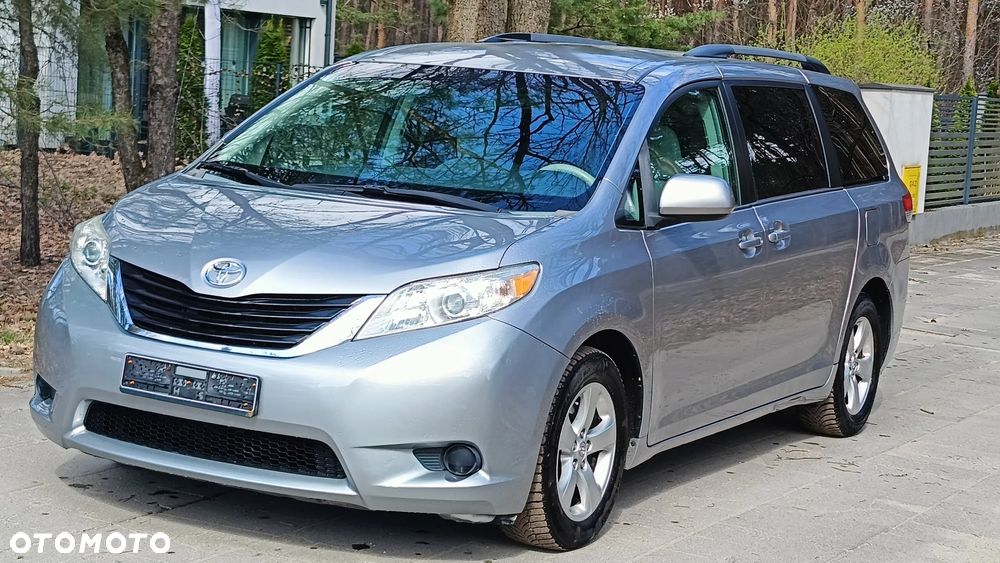 Toyota Sienna ver-3-5-v6-se