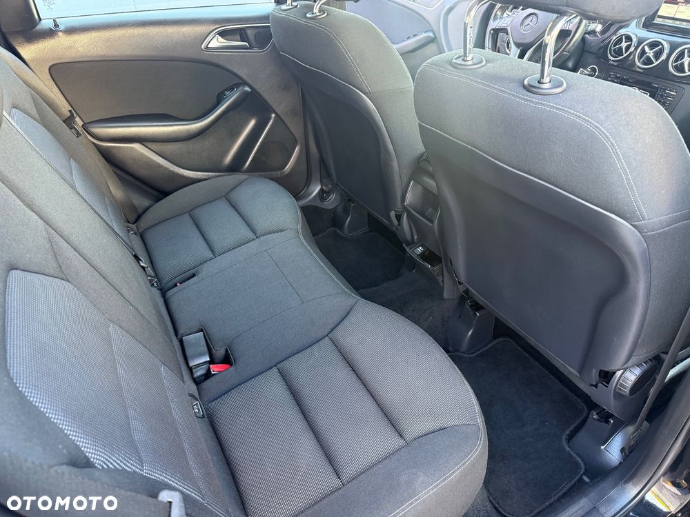 Mercedes-Benz Klasa B 180 CDI (BlueEFFICIENCY) 7G-DCT - 24