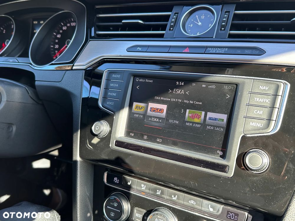 Volkswagen Passat 2.0 TDI BMT Highline - 23