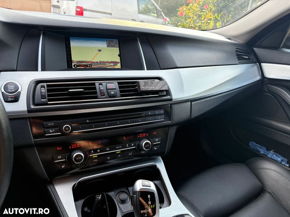 BMW Seria 5 520d xDrive - 22