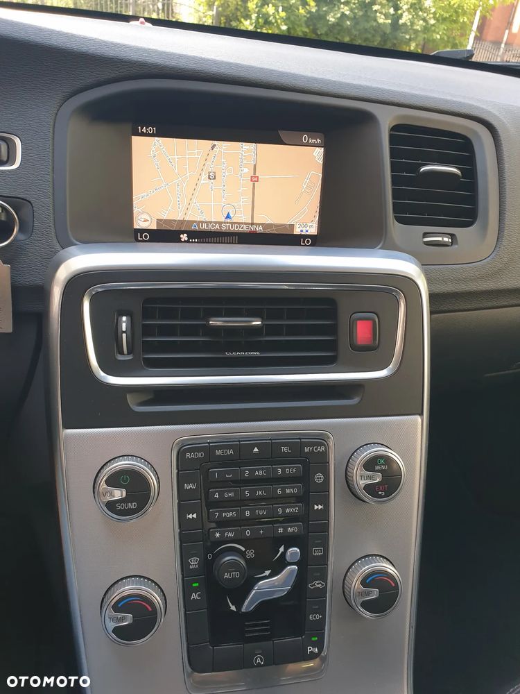 Volvo V60 D3 Geartronic Summum - 27