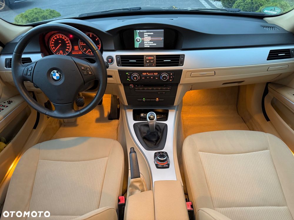 BMW Seria 3 320d - 10