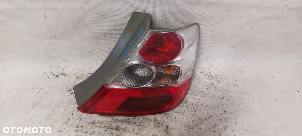 .   TYL TYLNA  LAMPA PRAWA HONDA CIVIC 7 3D - 2