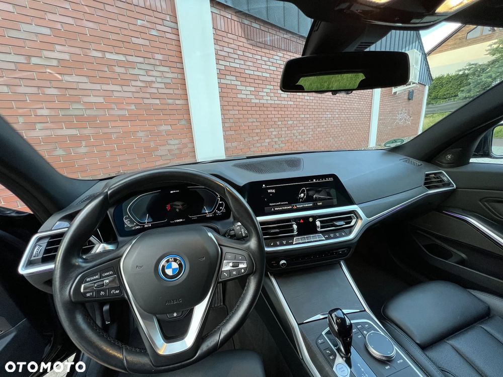 BMW Seria 3 320e M Sport - 27