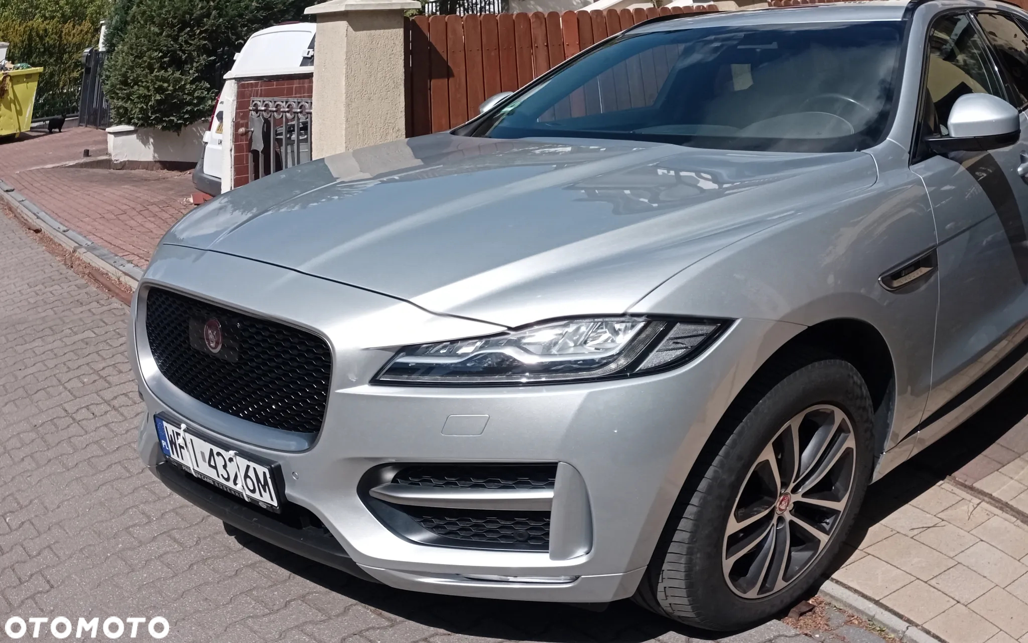 Jaguar F-Pace 2.0 i4D AWD R-Sport - 32
