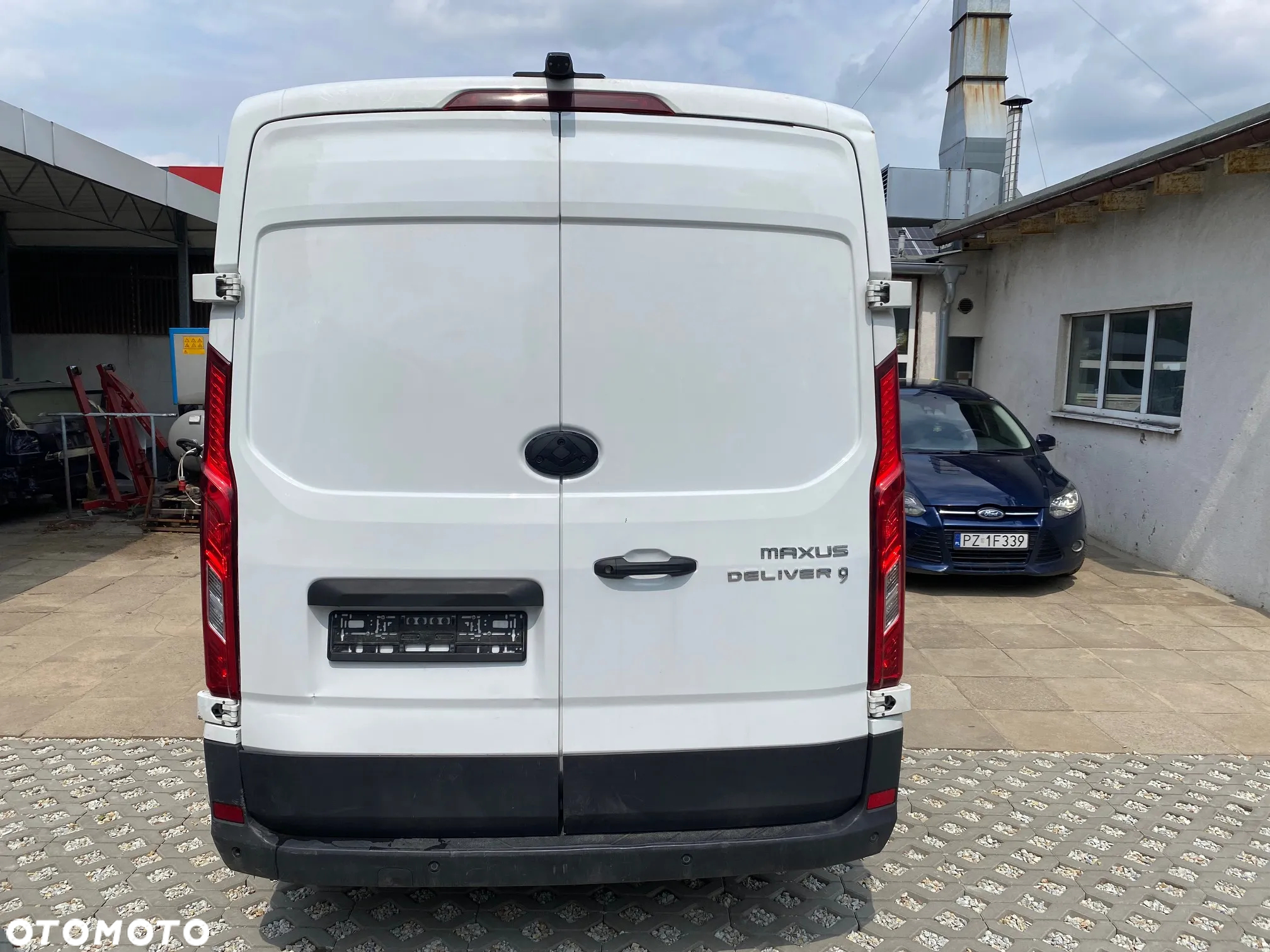 Maxus Deliver 9 - 10