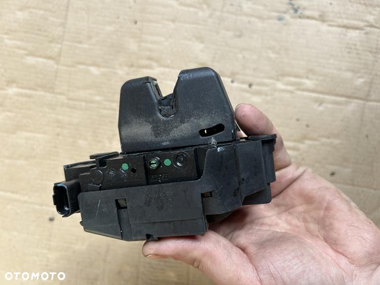 zamek klapy bagażnika Peugeot 308 II T9 9804762080 - 2