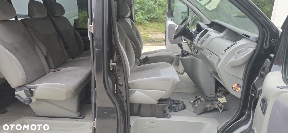 Renault Trafic Grand Passenger Black Edition - 15