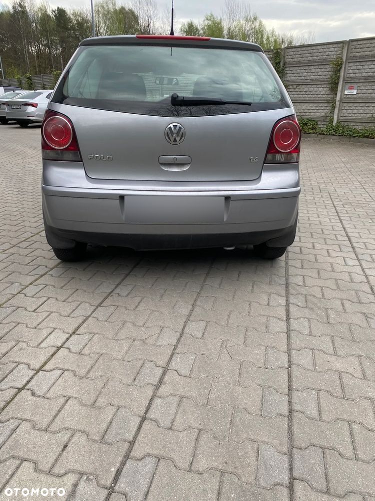 Volkswagen Polo - 2
