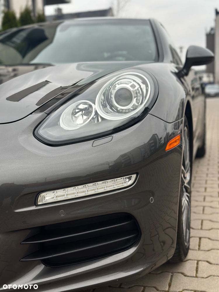 Porsche Panamera - 21