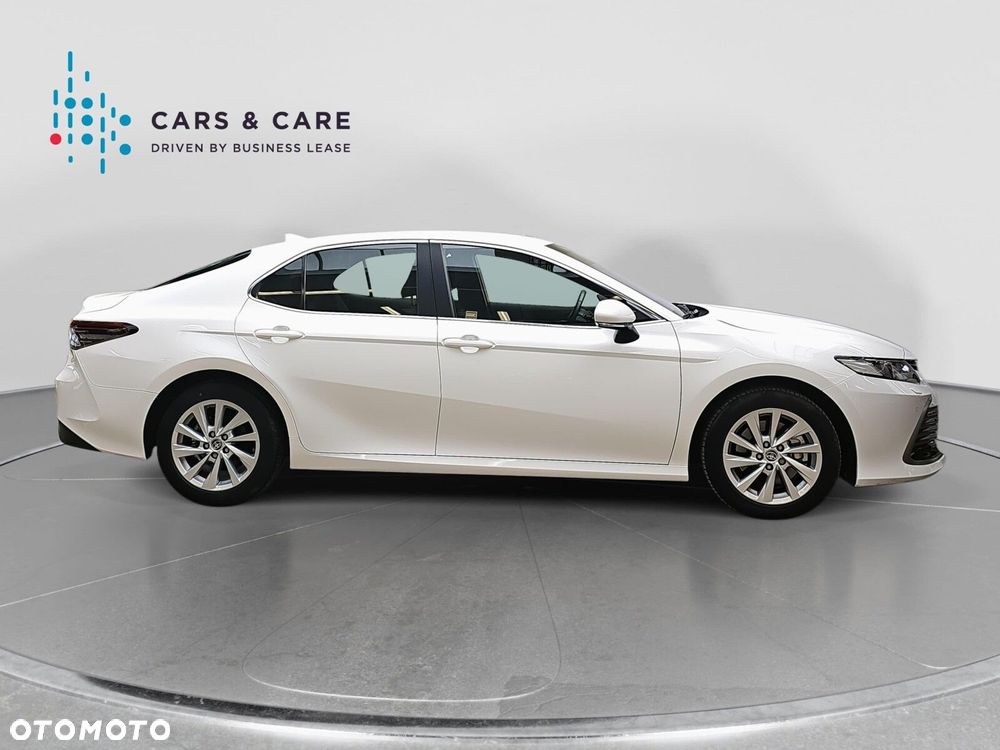 Toyota Camry 2.5 Hybrid Comfort CVT - 23