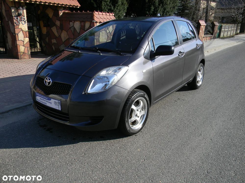 Toyota Yaris 1.3 Luna A/C - 1