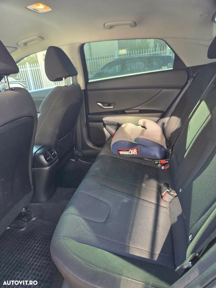 Hyundai Elantra 1.6 l 123 CP 6MT Highway - 10