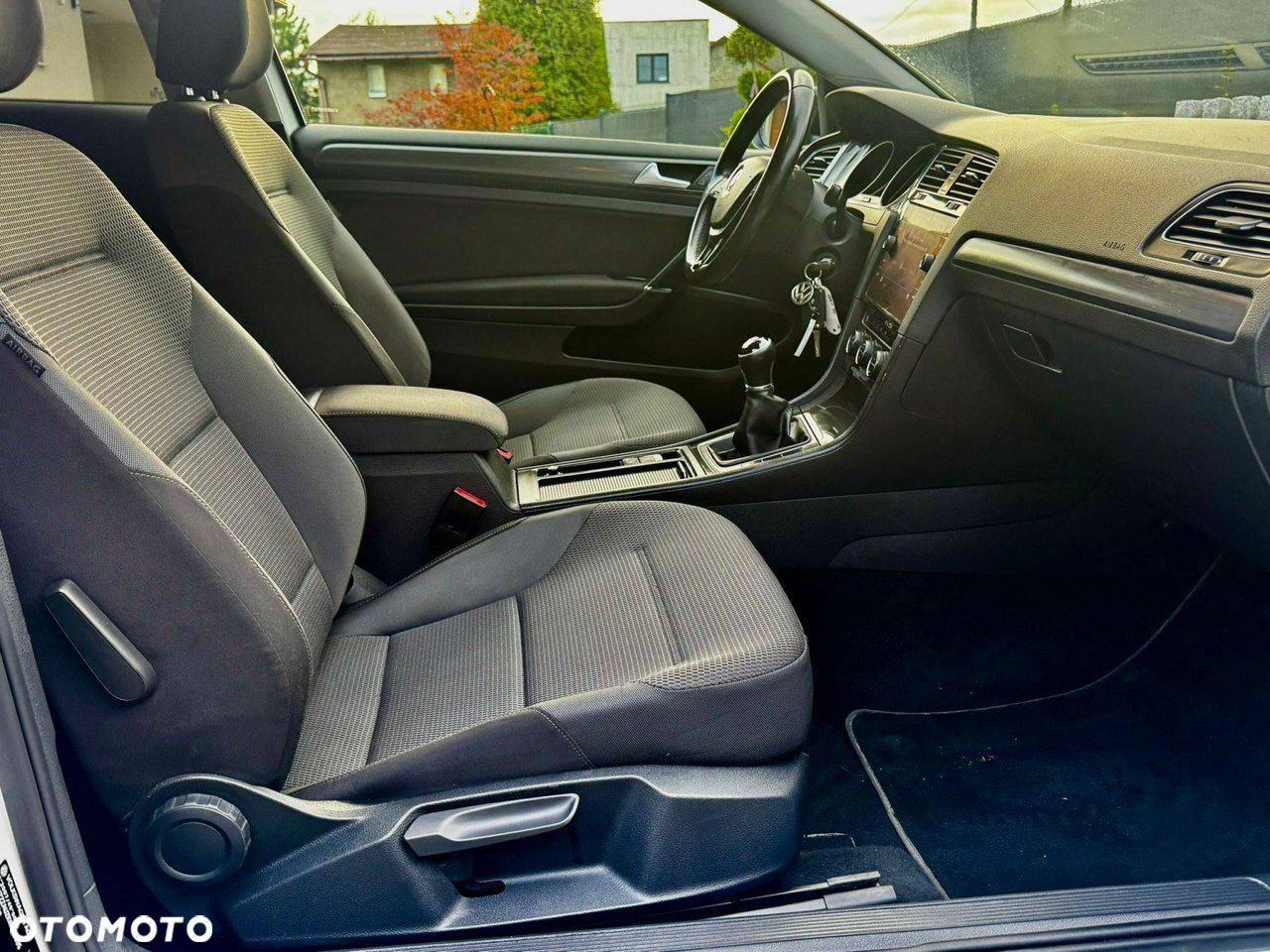 Volkswagen Golf - 12